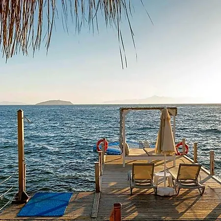 Ξενοδοχείο Vega Aparts 3*