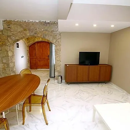 Vega Aparts Ξενοδοχείο